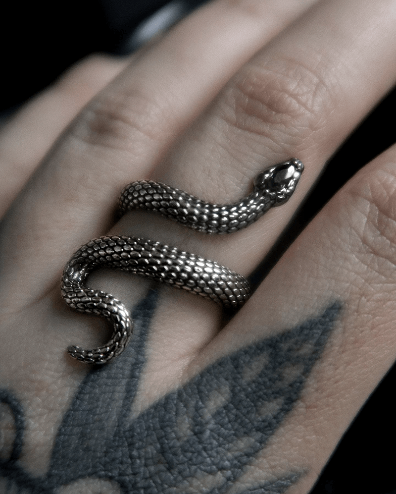 Leven van maandag Hoop van Sorcerer Serpent Ring | Rings | Ask & Embla – Ask and Embla