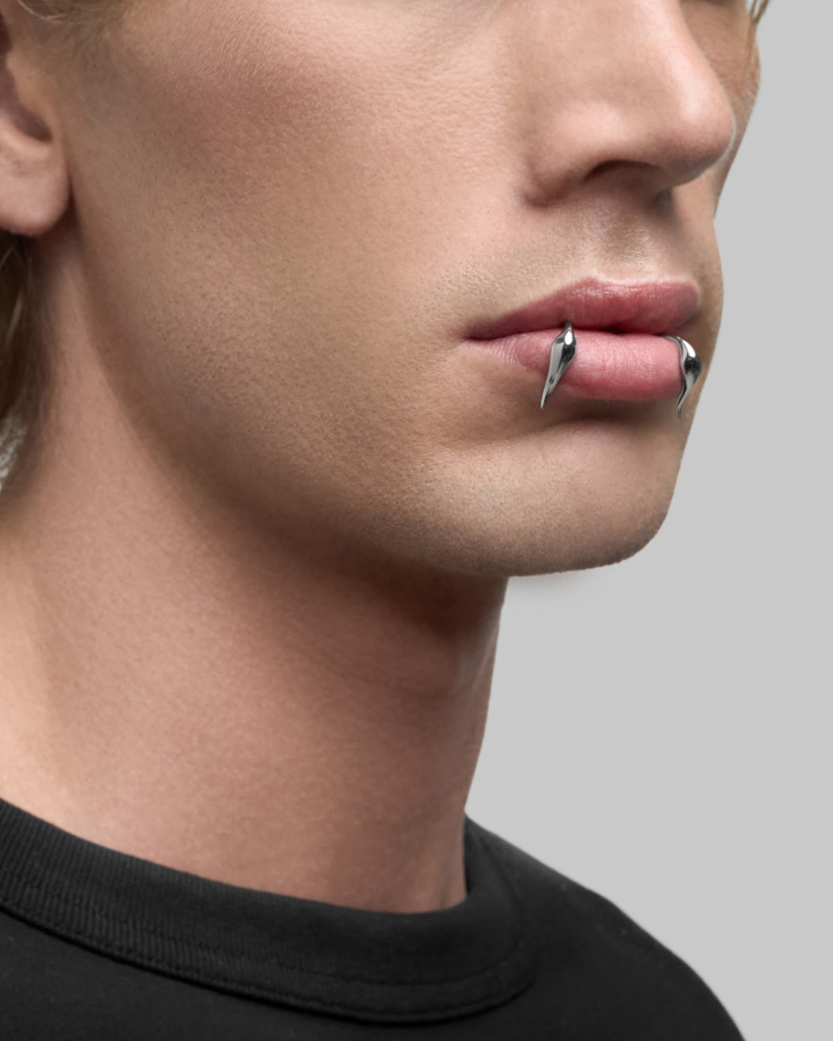 Venom lip cuff