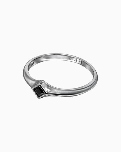 Onyx Arc Ring-Rings- Silver - US4 - Ask & Embla