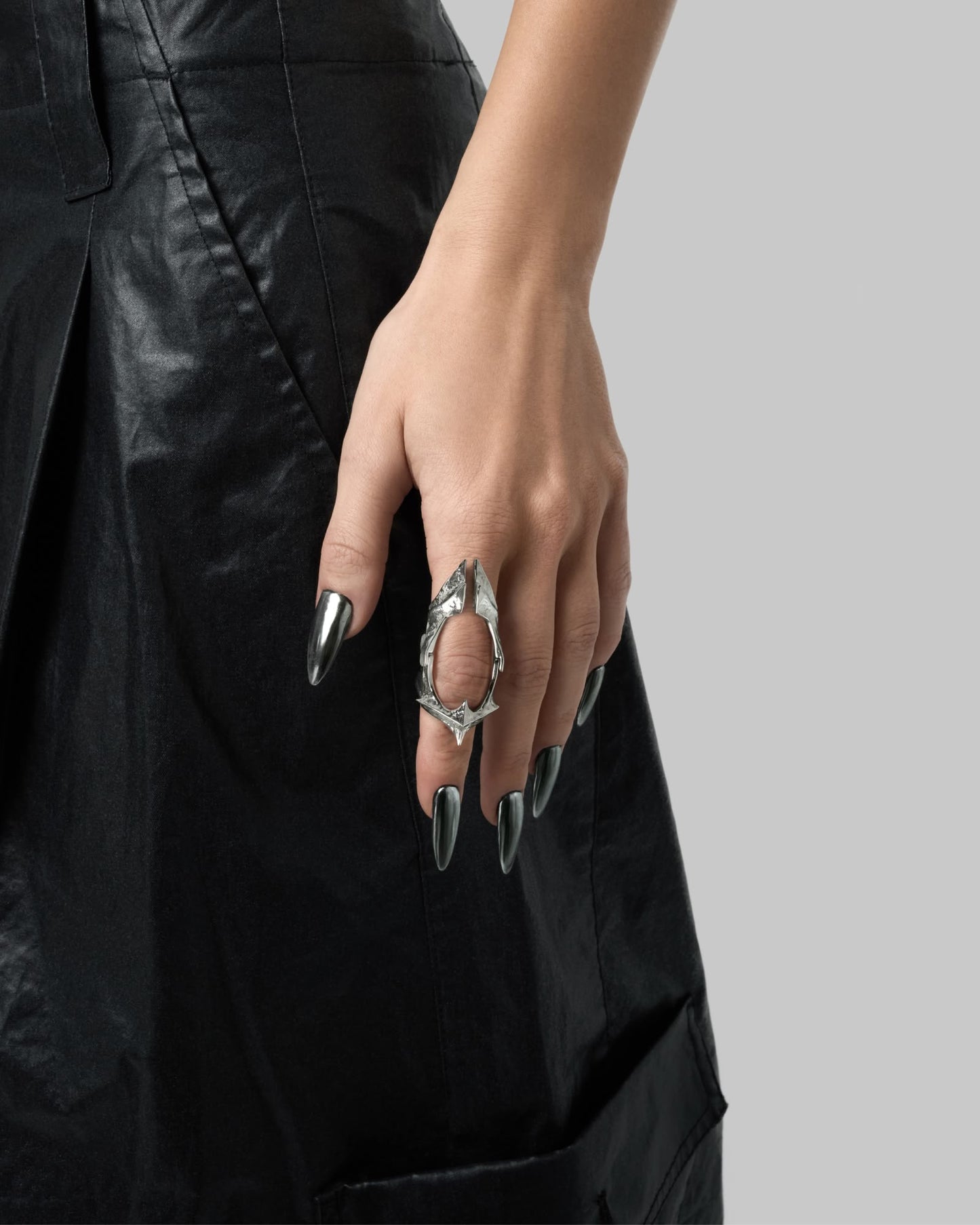 Vertebrae armour ring-Rings- Silver - US6 - Ask & Embla