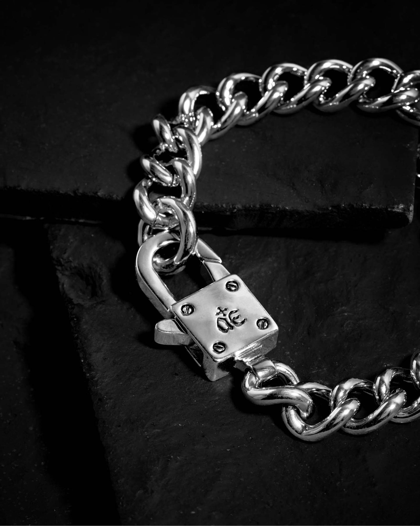 Sync Chain Bracelet