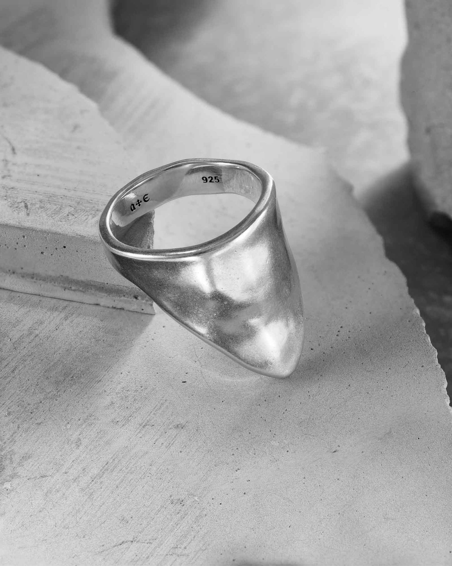 Vault Ring-Rings- US5 - - Ask & Embla
