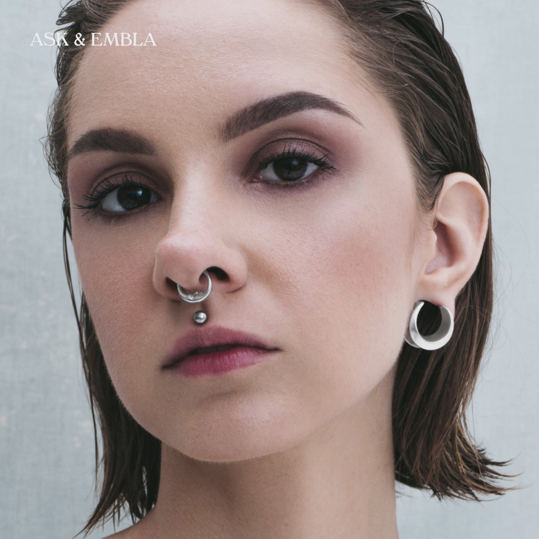 Moon septum piercing store
