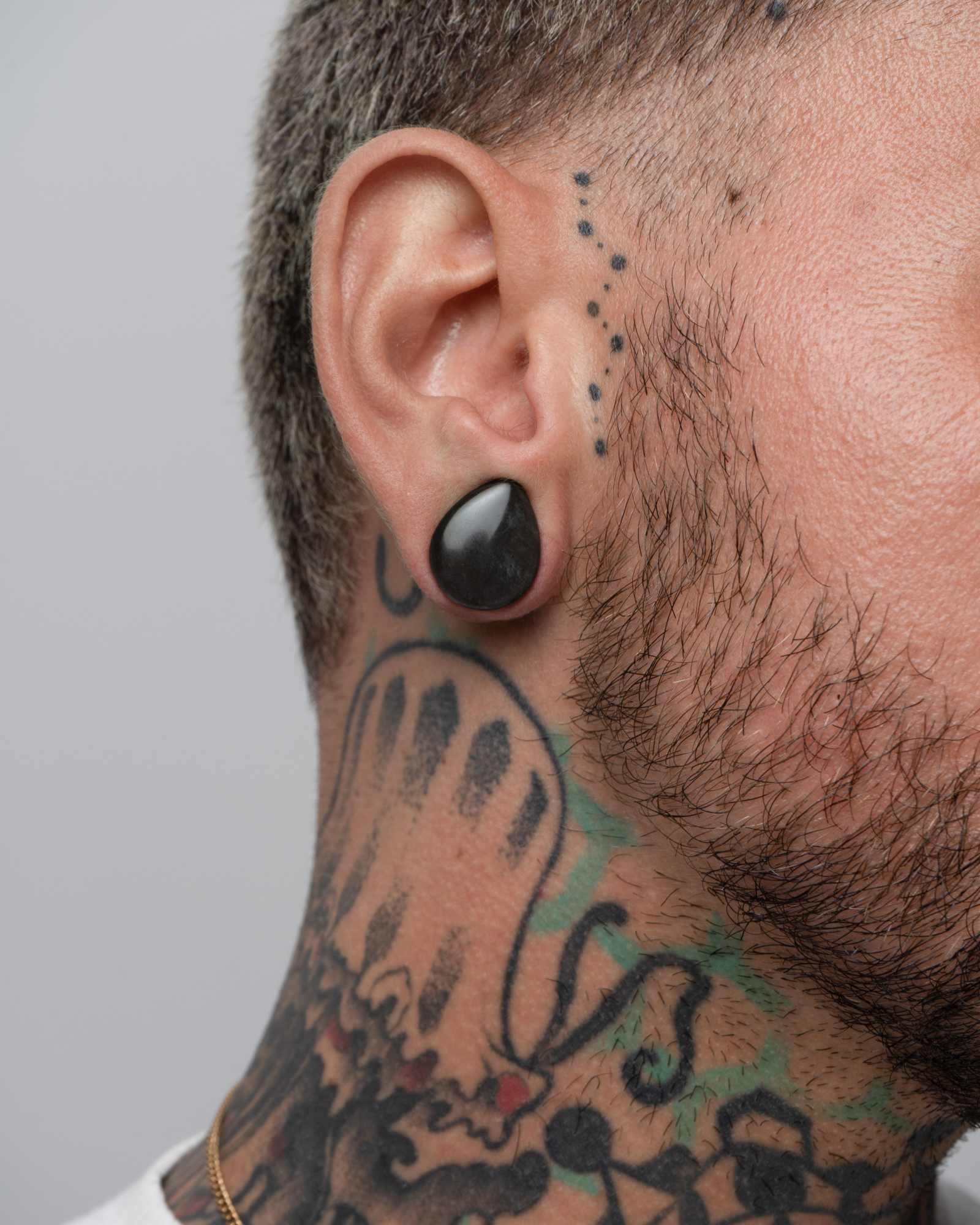 Teardrop gem tattoo | Tattoos, Gem tattoo, Single needle tattoo