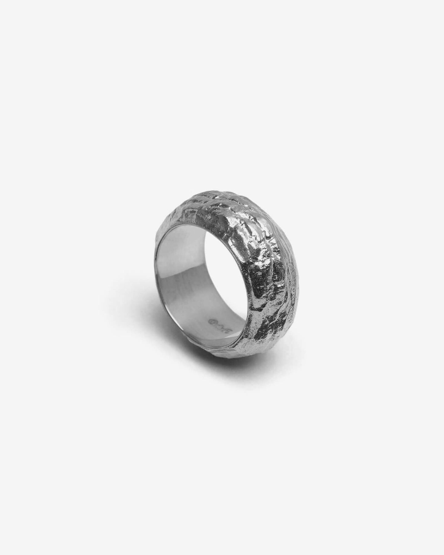Fracture Ring (Bold)