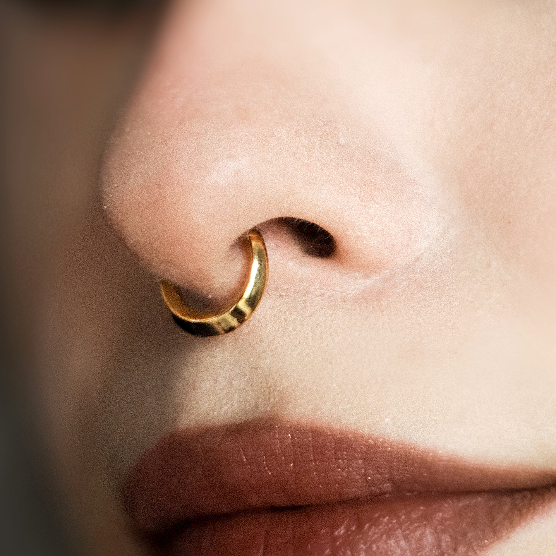 Crescent nose store ring